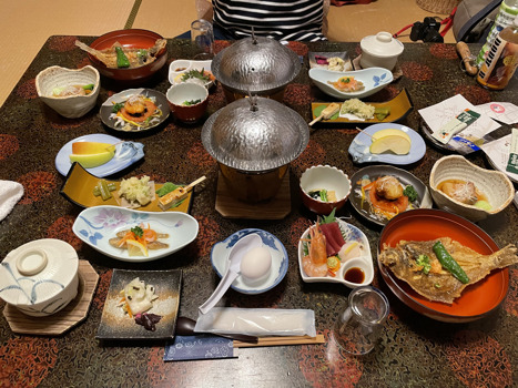 中嶋旅館の食事の写真です