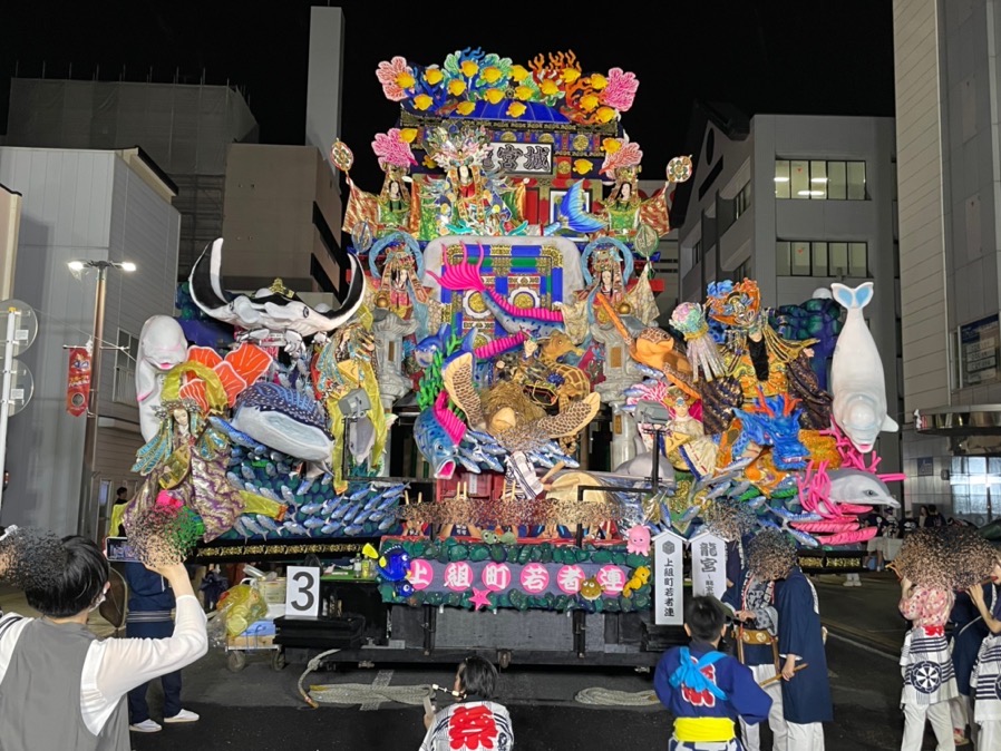 上組町若者連の山車の写真です