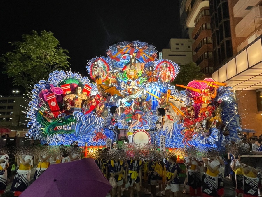 鍛冶町附祭若者連の山車の写真です