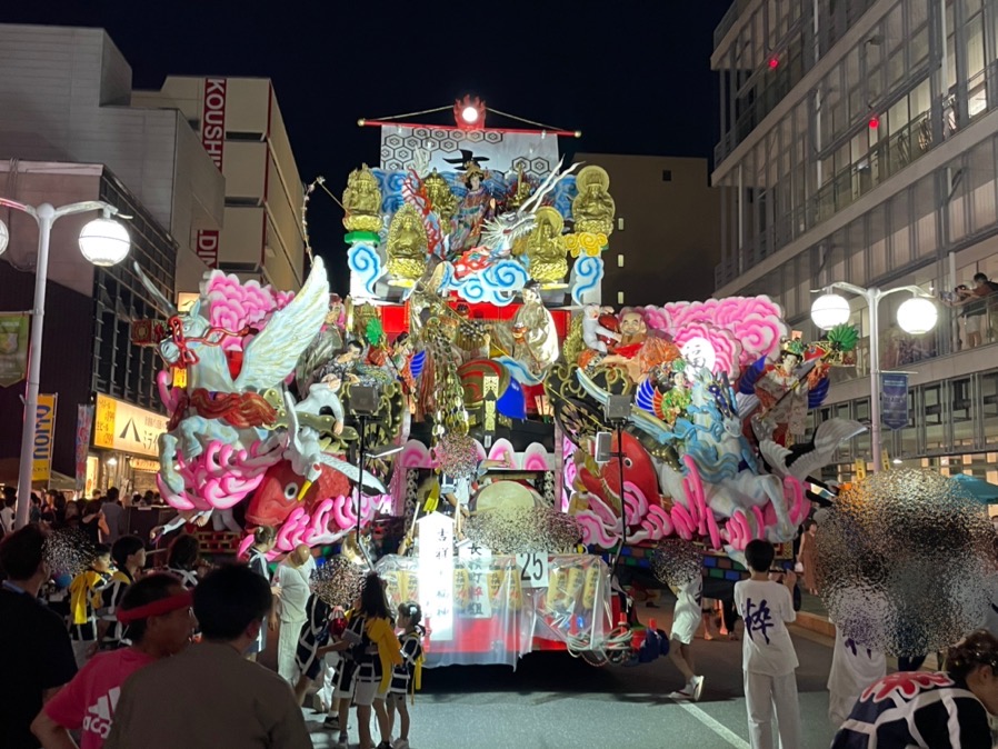 長横町粋組の山車の写真です