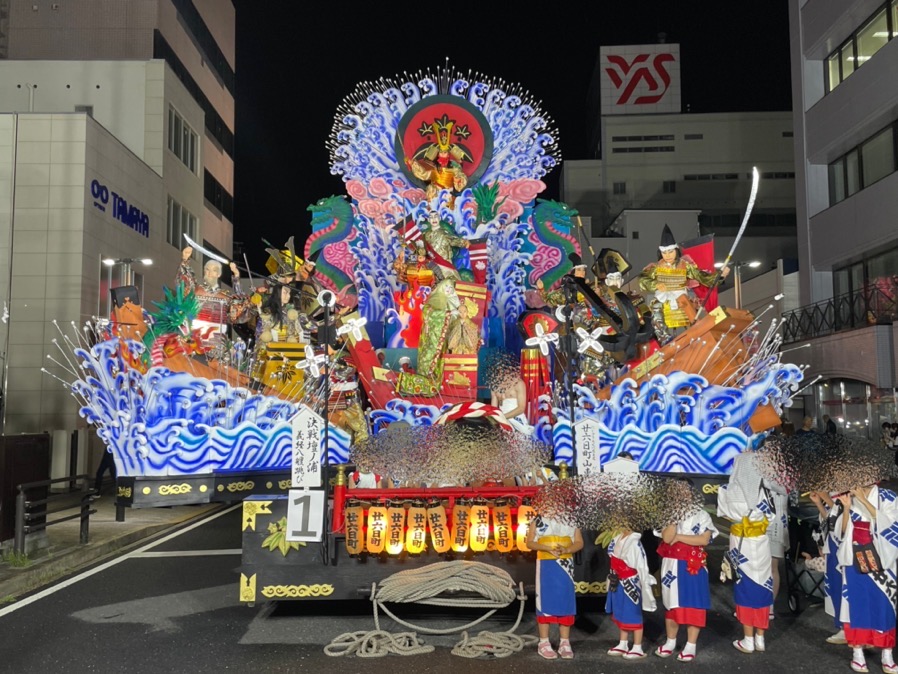 廿六日町山車組の山車の写真です