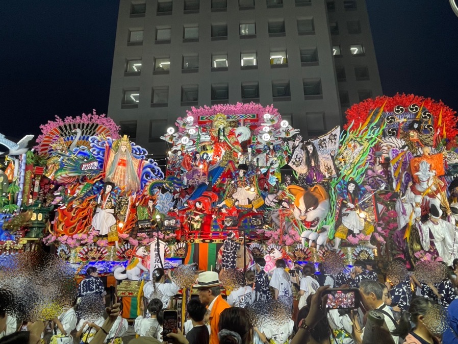 十一日町龍組の山車の写真です